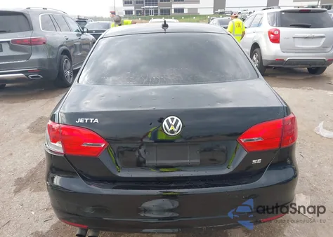 2014 Volkswagen Jetta 1.8T Se z USA, uszkodzony, nr VIN 3VWD07AJ9EM400366